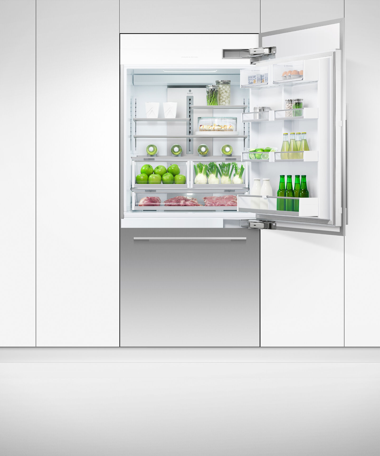 91cm Series 7 Integrated Refrigerator Freezer, Ice gallery image 10.0